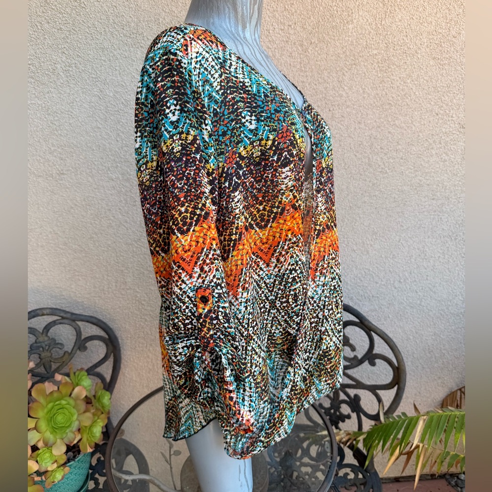 3/$45 Shear Ladies Colorful Patterned Blouse - Picture 4 of 6